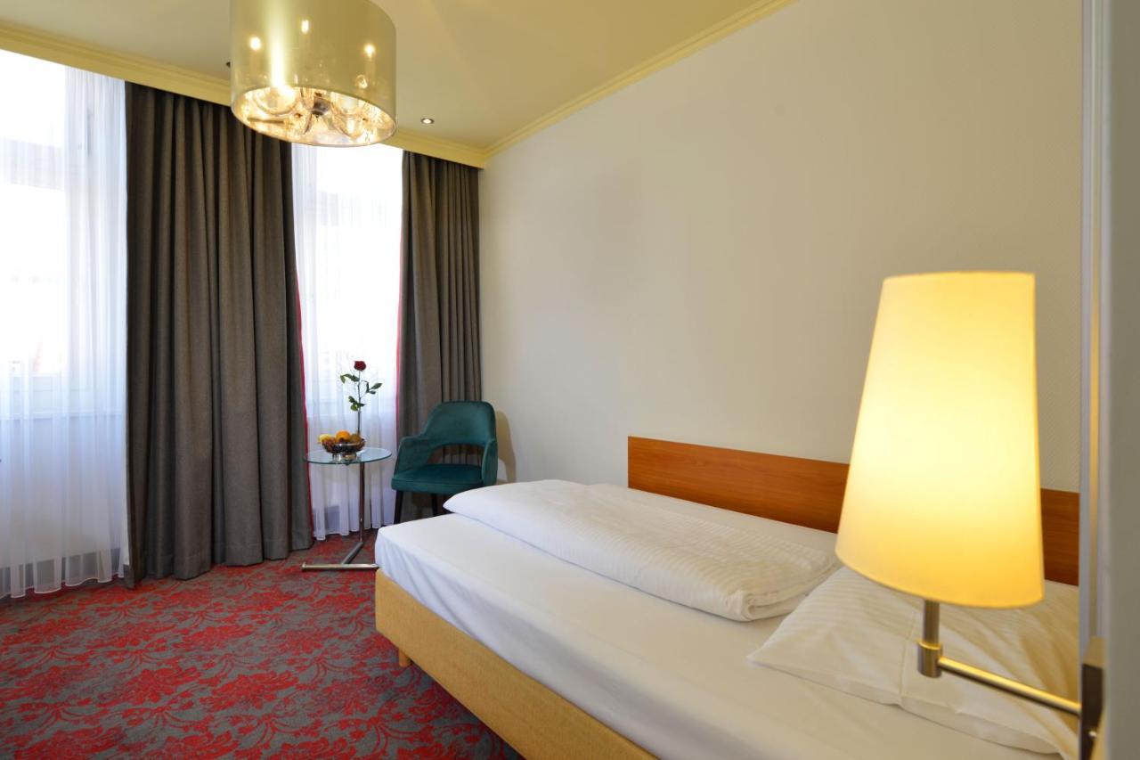 Celler Hof Hotel Eksteriør billede